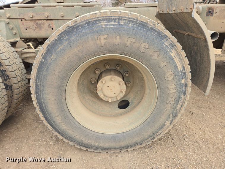 image for item ES2934 1983 AM General M915A1 semi truck