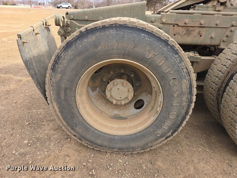 image for item ES2934 1983 AM General M915A1 semi truck