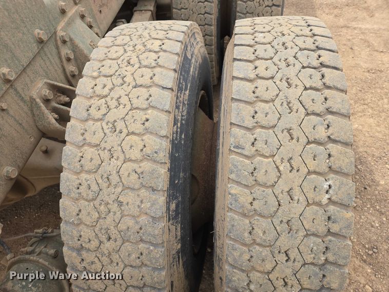 image for item ES2934 1983 AM General M915A1 semi truck