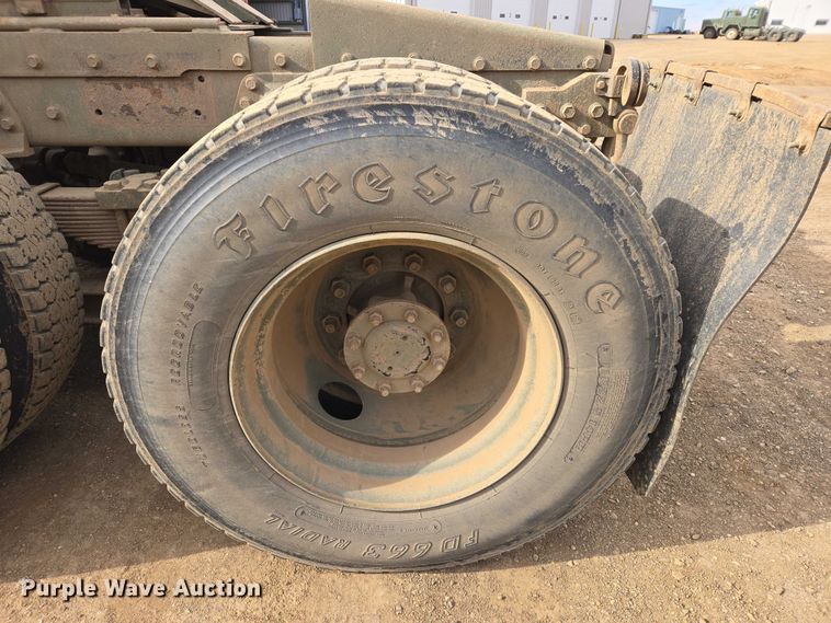 image for item ES2934 1983 AM General M915A1 semi truck