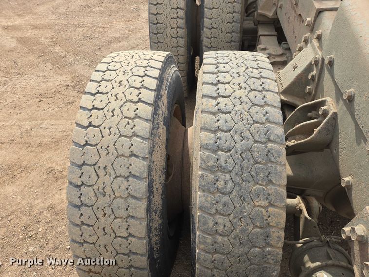 image for item ES2934 1983 AM General M915A1 semi truck