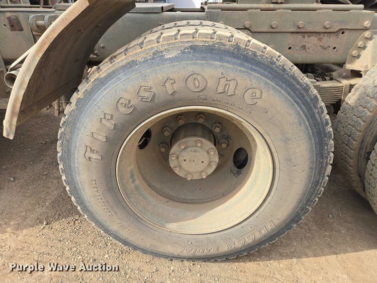 image for item ES2934 1983 AM General M915A1 semi truck