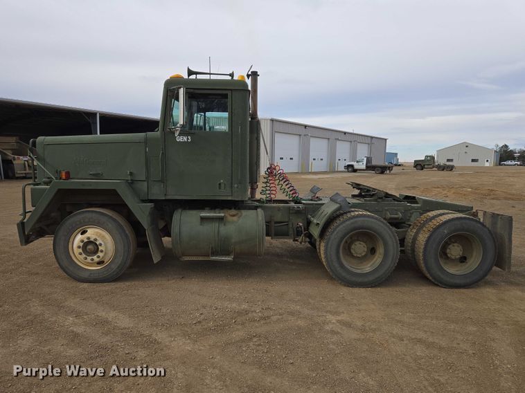 image for item ES2935 1983 AM General M915A1 semi truck