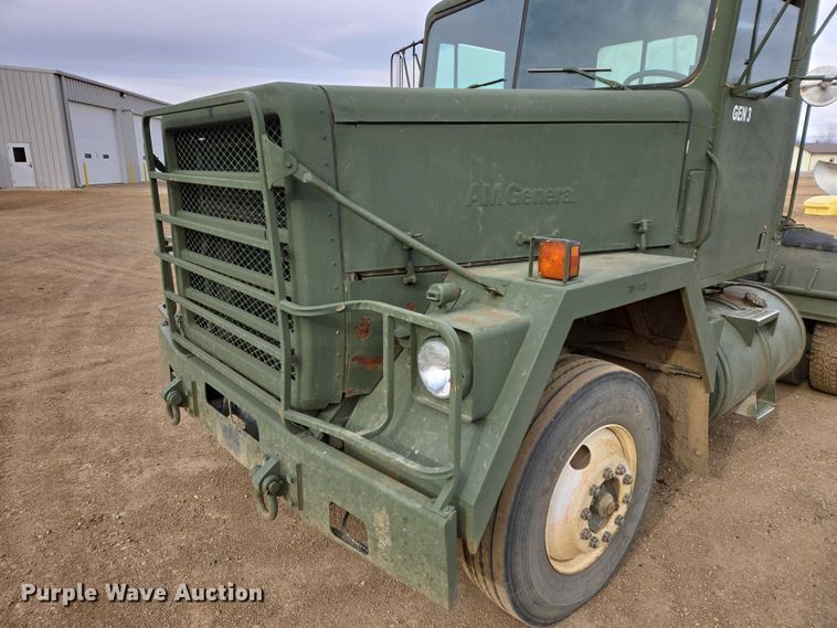 image for item ES2935 1983 AM General M915A1 semi truck