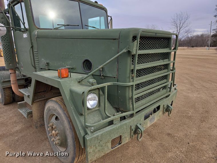 image for item ES2935 1983 AM General M915A1 semi truck