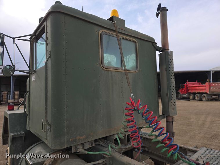 image for item ES2935 1983 AM General M915A1 semi truck