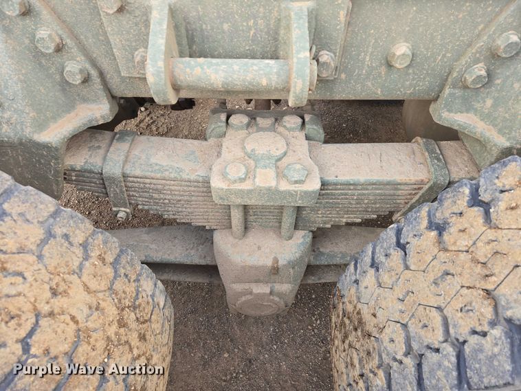 image for item ES2935 1983 AM General M915A1 semi truck