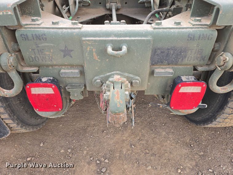 image for item ES2935 1983 AM General M915A1 semi truck