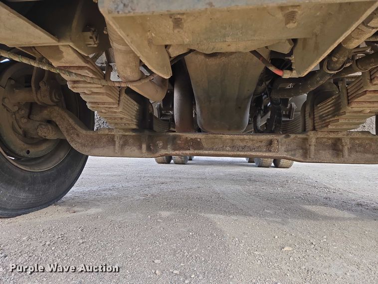 image for item ES2935 1983 AM General M915A1 semi truck