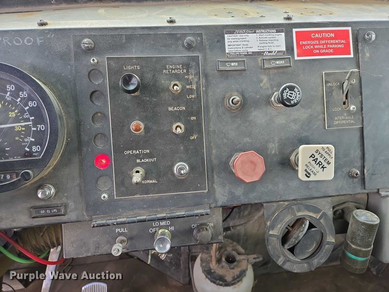 image for item ES2935 1983 AM General M915A1 semi truck