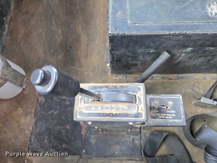 image for item ES2935 1983 AM General M915A1 semi truck