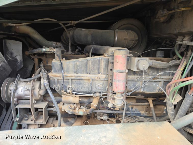 image for item ES2935 1983 AM General M915A1 semi truck