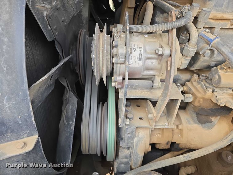 image for item ES2935 1983 AM General M915A1 semi truck