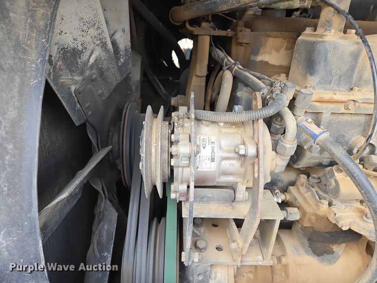 image for item ES2935 1983 AM General M915A1 semi truck