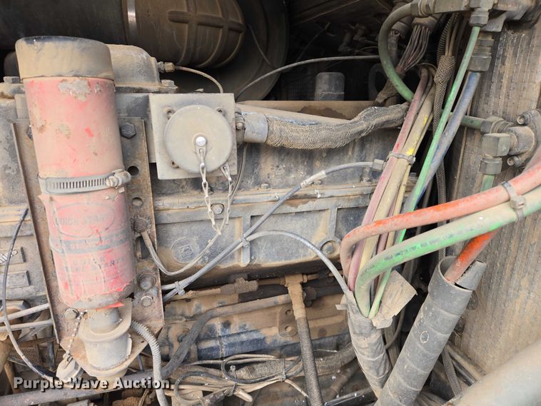 image for item ES2935 1983 AM General M915A1 semi truck