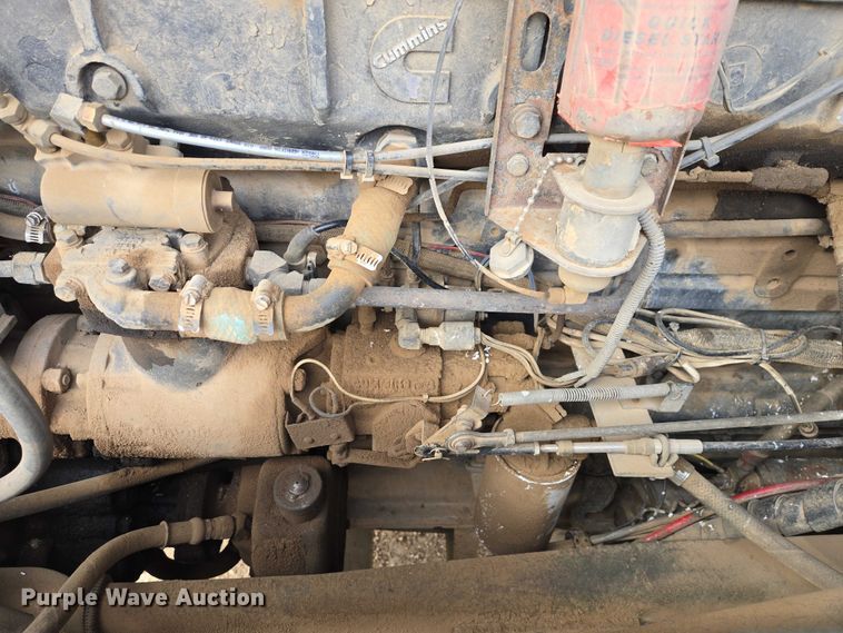 image for item ES2935 1983 AM General M915A1 semi truck