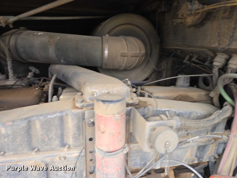 image for item ES2935 1983 AM General M915A1 semi truck