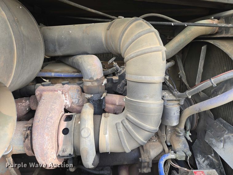 image for item ES2935 1983 AM General M915A1 semi truck