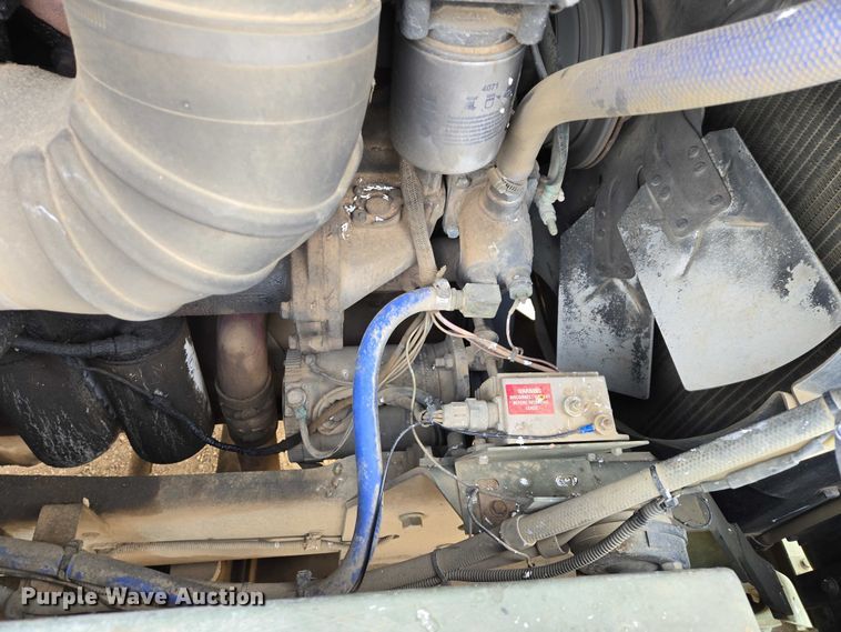 image for item ES2935 1983 AM General M915A1 semi truck