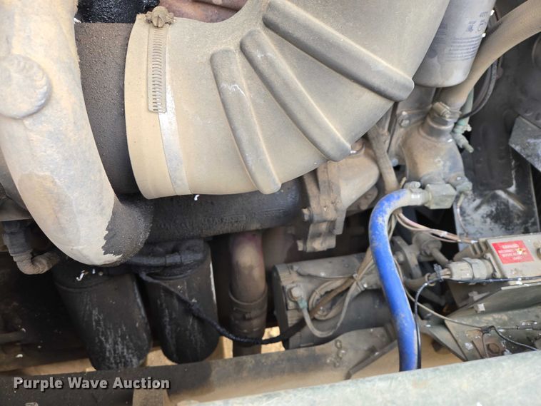 image for item ES2935 1983 AM General M915A1 semi truck