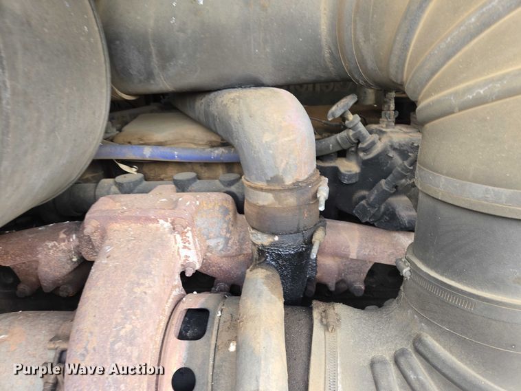 image for item ES2935 1983 AM General M915A1 semi truck