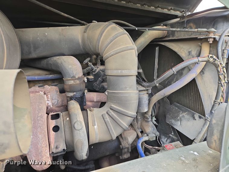 image for item ES2935 1983 AM General M915A1 semi truck