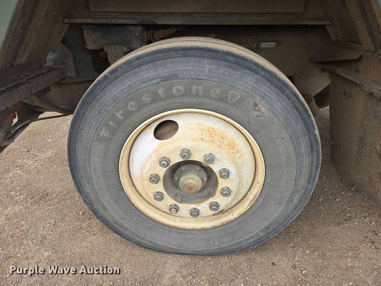 image for item ES2935 1983 AM General M915A1 semi truck