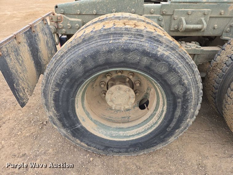 image for item ES2935 1983 AM General M915A1 semi truck