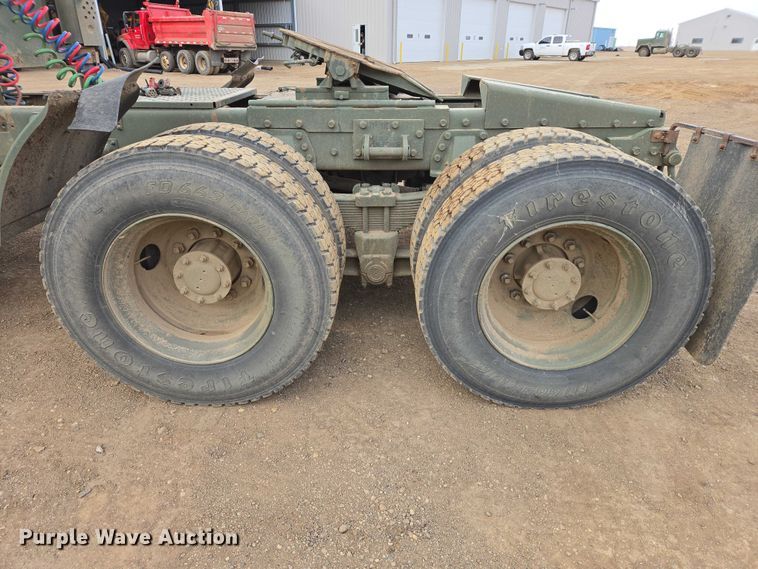 image for item ES2935 1983 AM General M915A1 semi truck