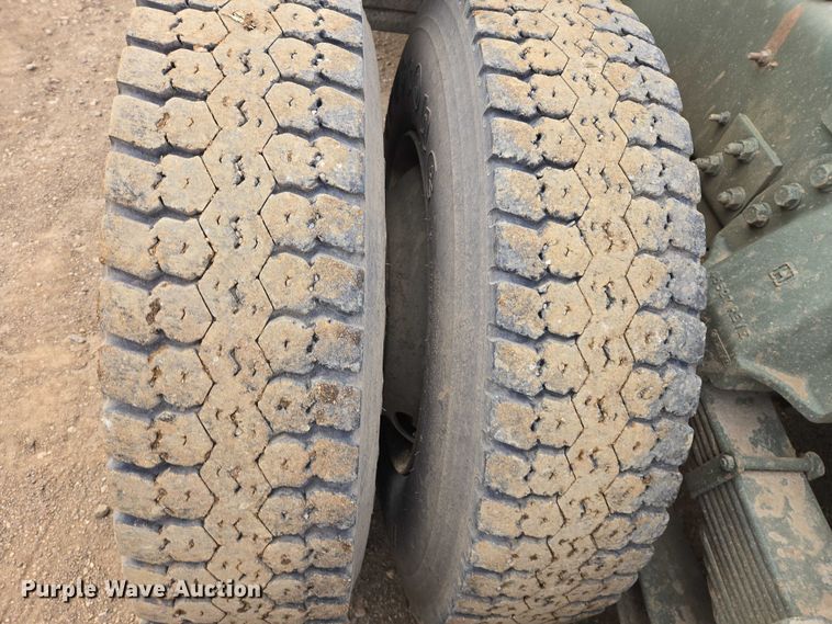 image for item ES2935 1983 AM General M915A1 semi truck