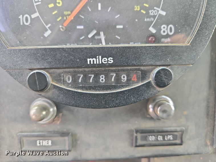 image for item ES2935 1983 AM General M915A1 semi truck