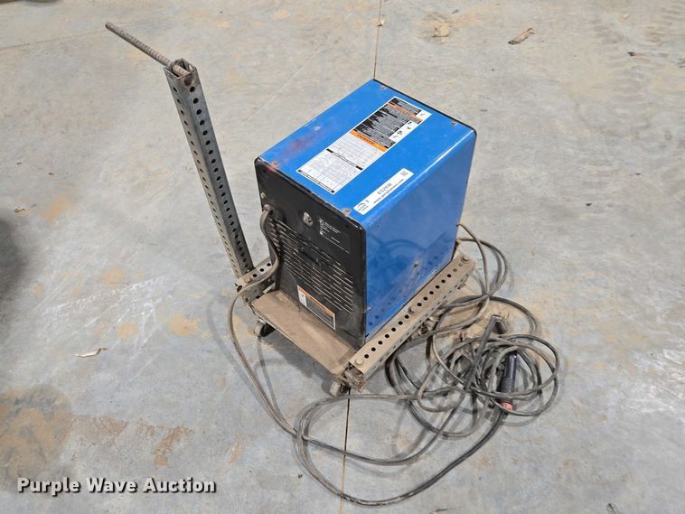image for item ES2938 Miller Thunderbolt XL welder