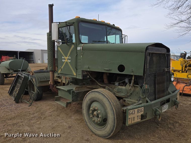 image for item ES2939 1983 AM General M915A1 semi truck