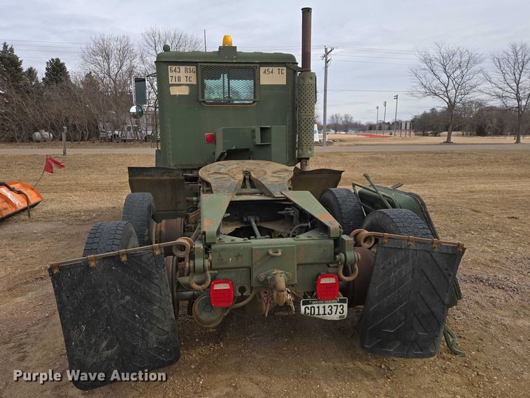 image for item ES2939 1983 AM General M915A1 semi truck