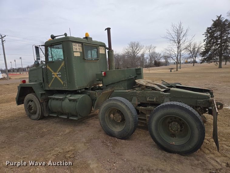 image for item ES2939 1983 AM General M915A1 semi truck
