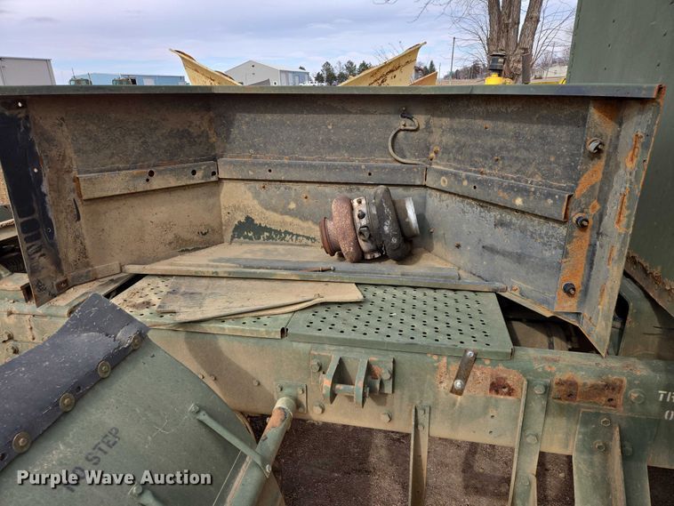 image for item ES2939 1983 AM General M915A1 semi truck