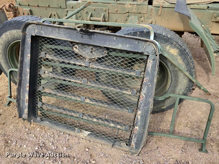 image for item ES2939 1983 AM General M915A1 semi truck