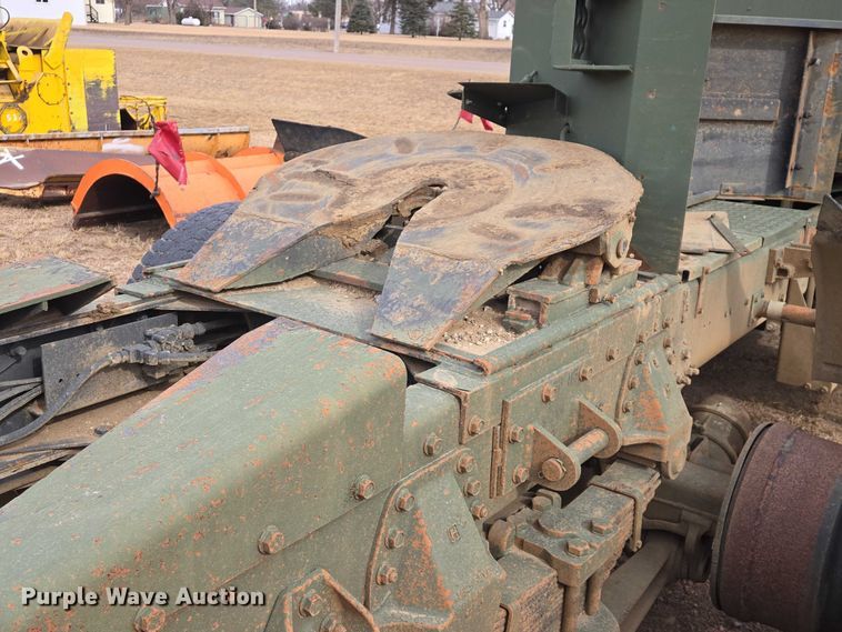 image for item ES2939 1983 AM General M915A1 semi truck