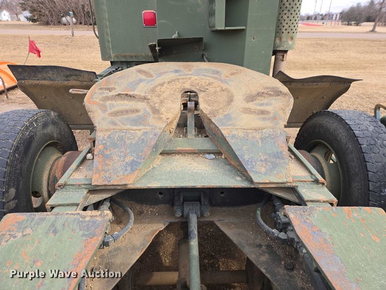 image for item ES2939 1983 AM General M915A1 semi truck