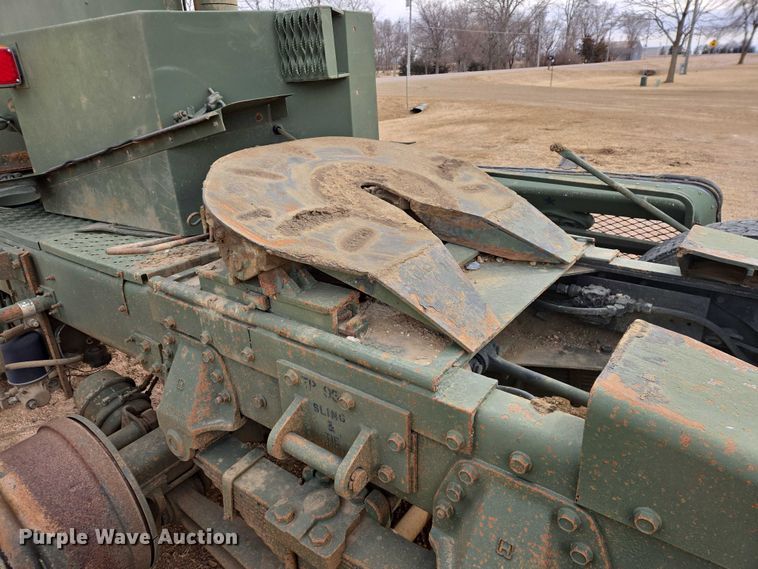 image for item ES2939 1983 AM General M915A1 semi truck