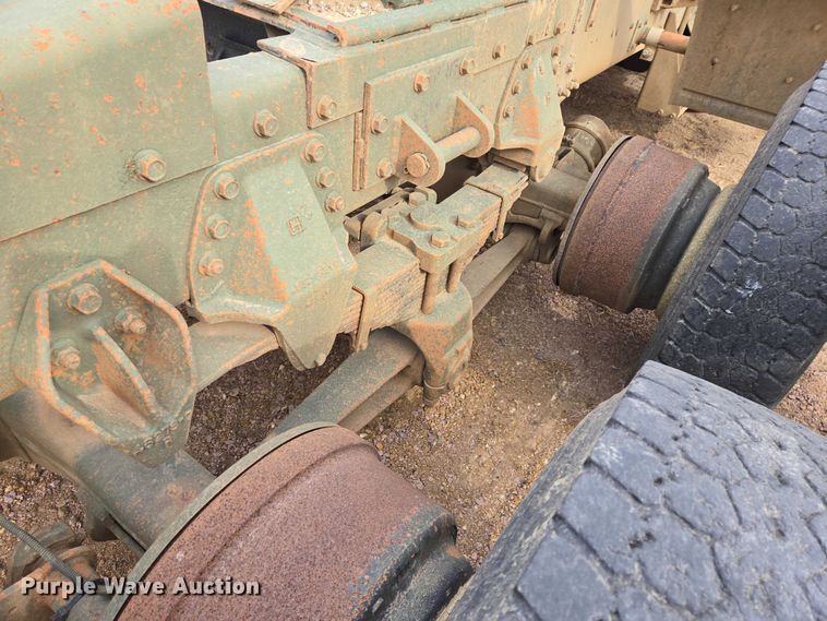 image for item ES2939 1983 AM General M915A1 semi truck