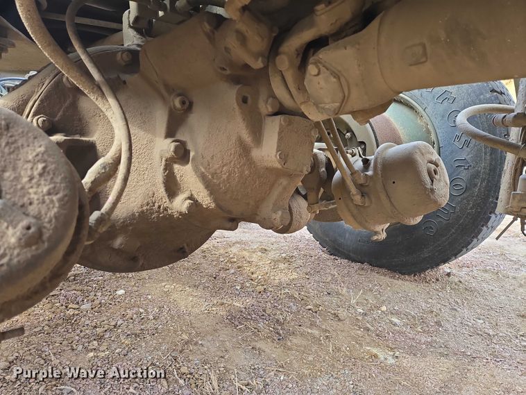 image for item ES2939 1983 AM General M915A1 semi truck