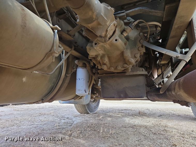 image for item ES2939 1983 AM General M915A1 semi truck