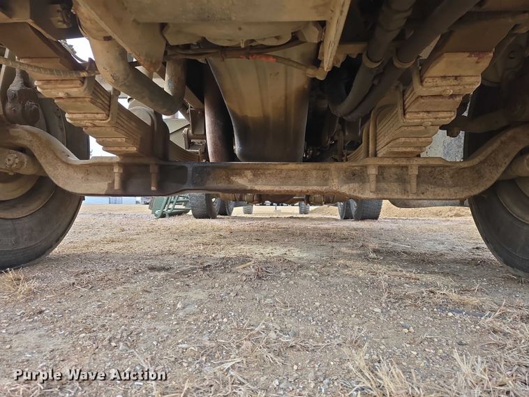 image for item ES2939 1983 AM General M915A1 semi truck