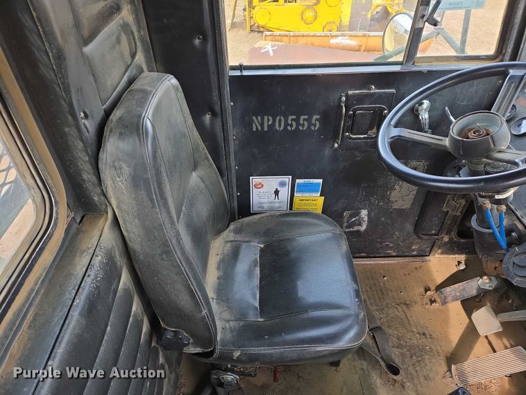 image for item ES2939 1983 AM General M915A1 semi truck