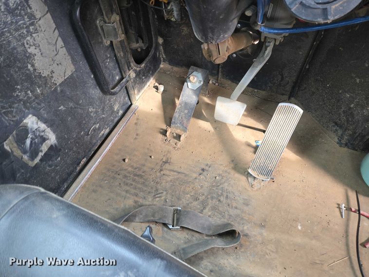 image for item ES2939 1983 AM General M915A1 semi truck