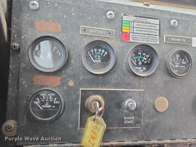 image for item ES2939 1983 AM General M915A1 semi truck