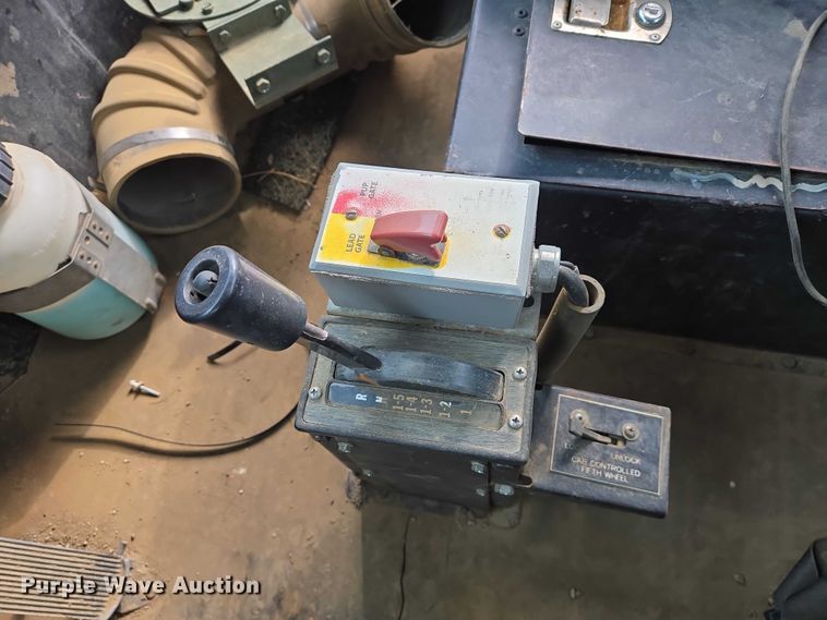 image for item ES2939 1983 AM General M915A1 semi truck