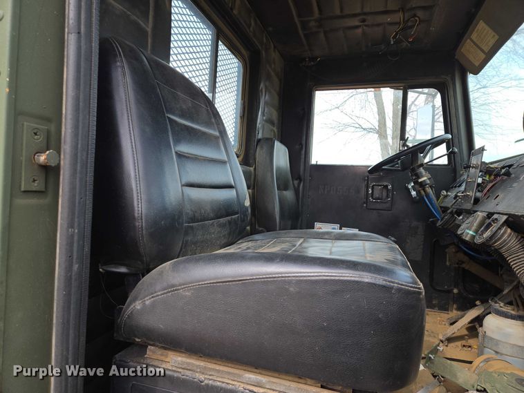 image for item ES2939 1983 AM General M915A1 semi truck