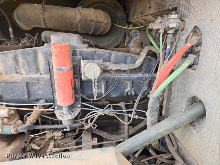 image for item ES2939 1983 AM General M915A1 semi truck